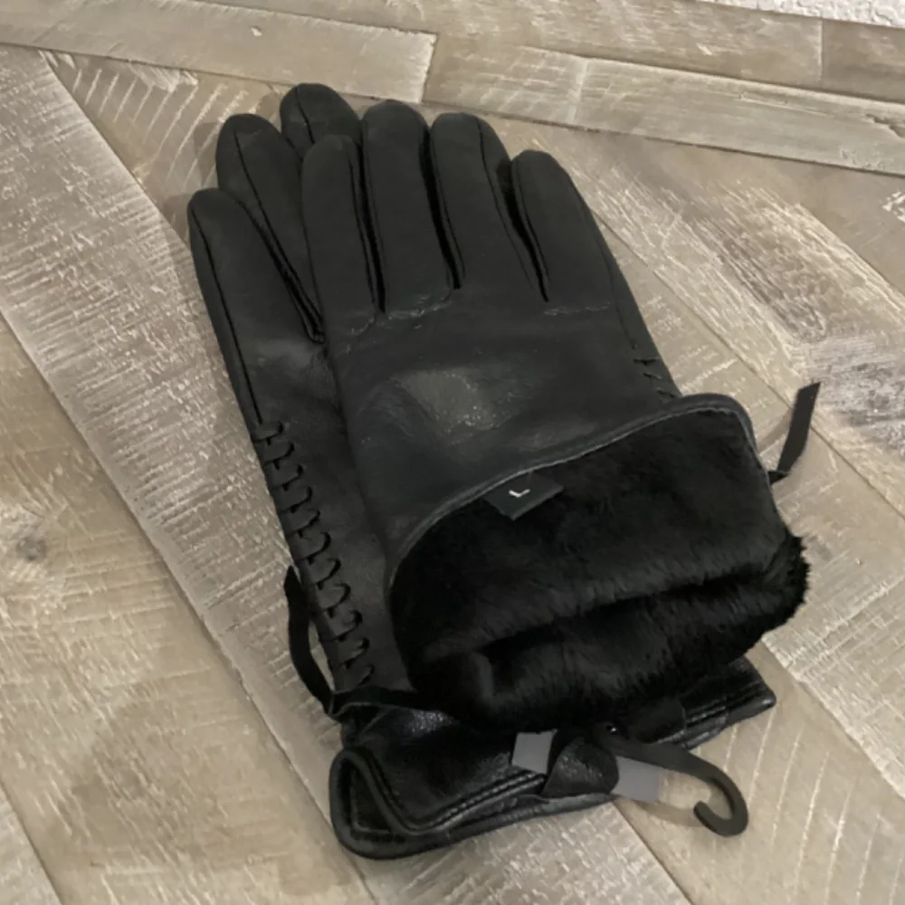 MARCUS ADLER Stitched Leather Gloves, size L